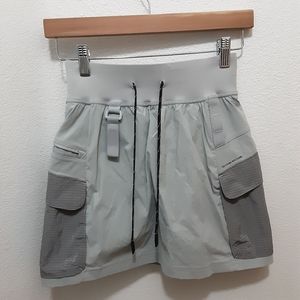 Lululemon multi-pocket cargo high-rise hiking skirt